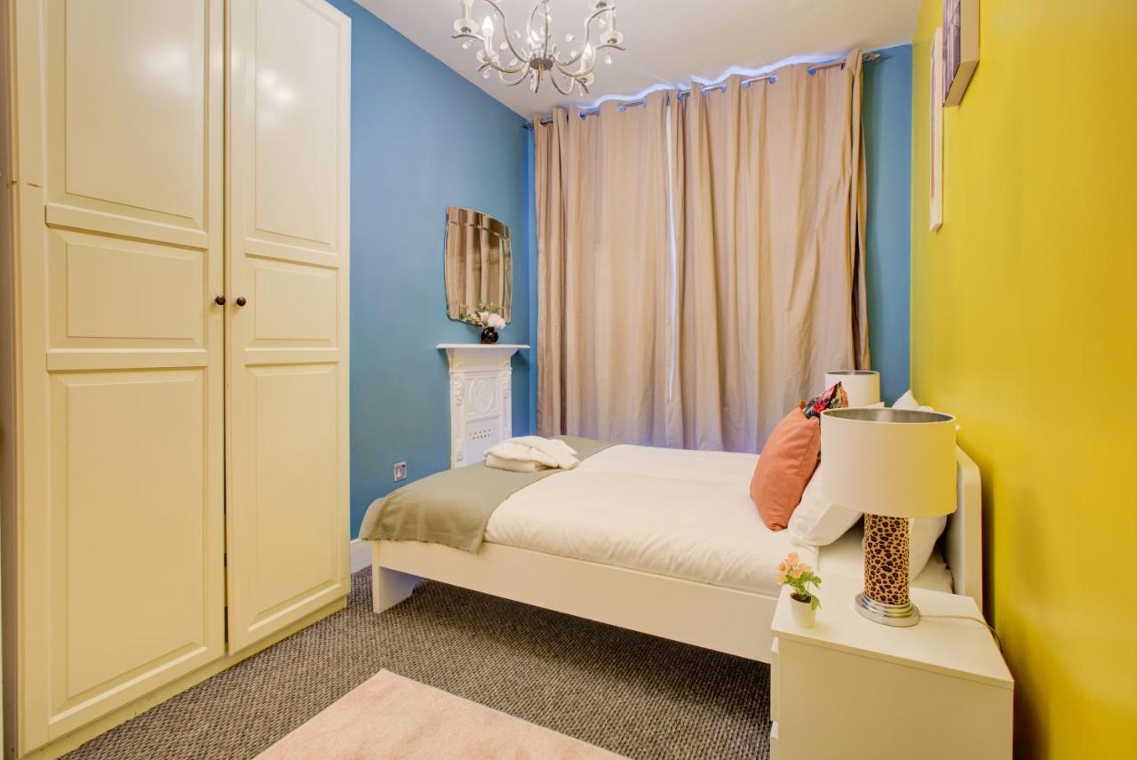Oxford Street - Mayfair, Central London Budget Apartment Bagian luar foto